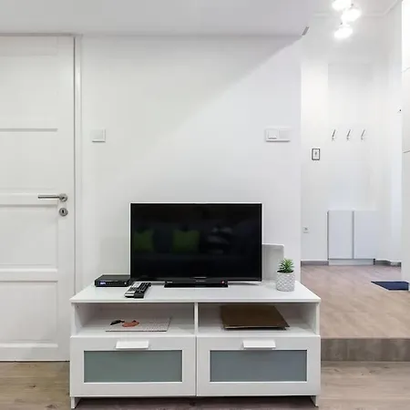 Amazing Kazinczy Flat No. 1 *