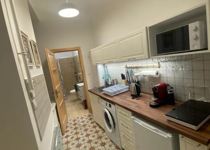 Amazing Kazinczy Flat No. 1 בודפשט