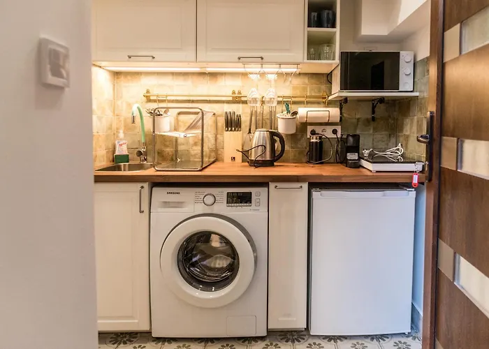 דירה Amazing Kazinczy Flat No. 1 בודפשט