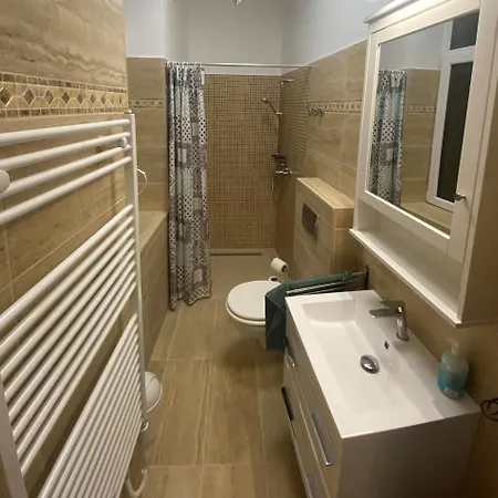 Amazing Kazinczy Flat No. 1