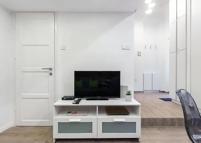 Amazing Kazinczy Flat No. 1 *